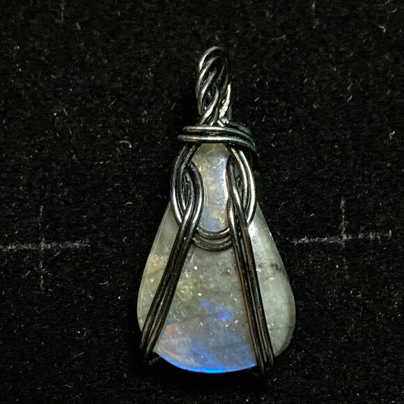 Labradorite teardrop pendant - Picture 3 of 5